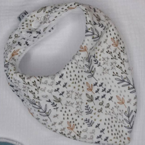 Bavoir à motifs fleurs sauvage
