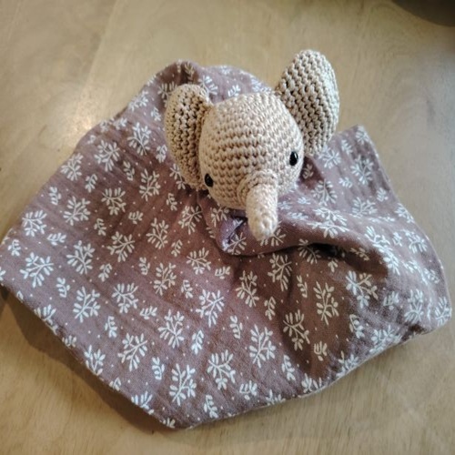 Gaspard l'éléphant très élégant
