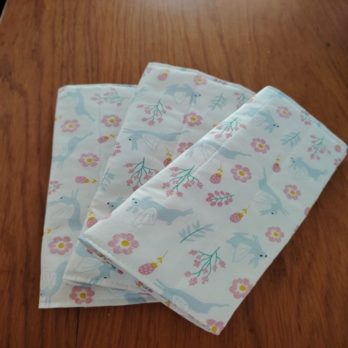 Tour de lit les lapins bleus